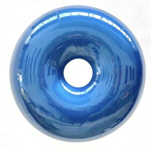 Escultura metálica de dona - Image 2