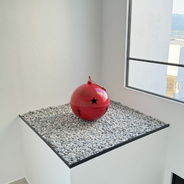 Cascabel gigante metálico